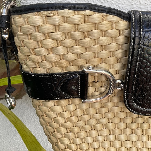 Beautiful Brighton Woven Straw Bag - Picture 7 of 9